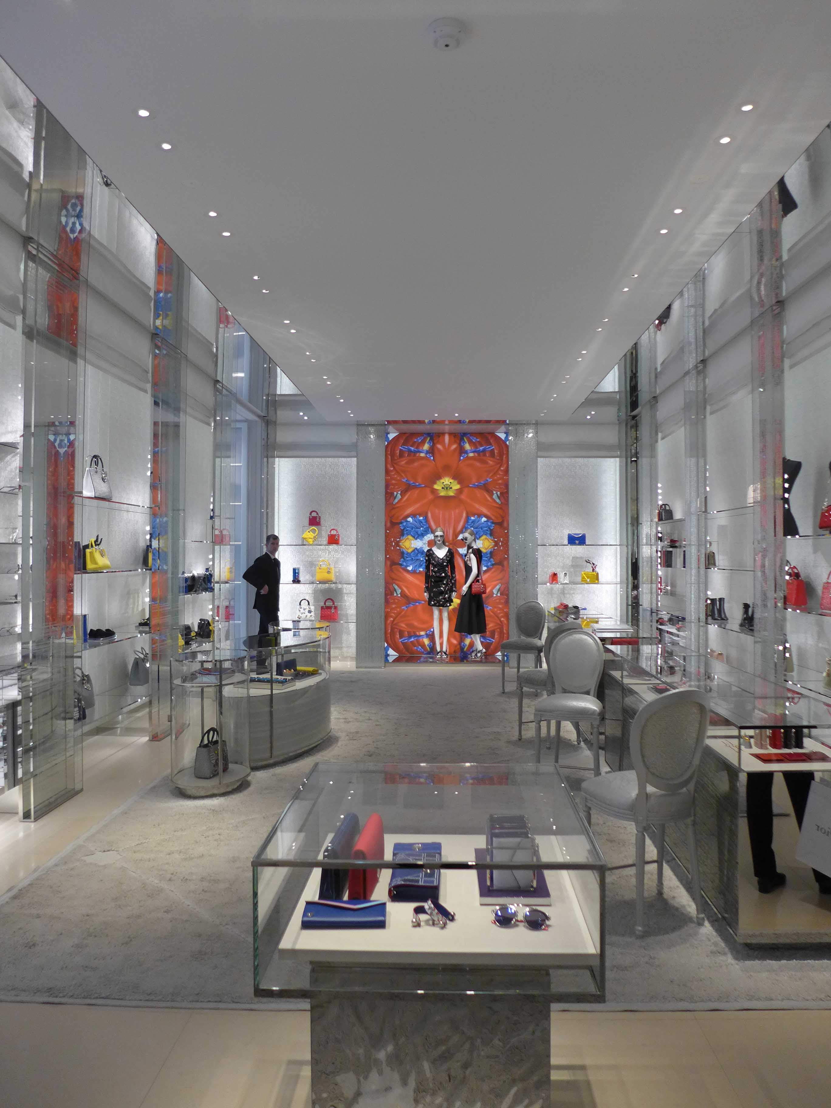 Rome Louis Vuitton Etoile - Retail Lighting - Metis Lighting